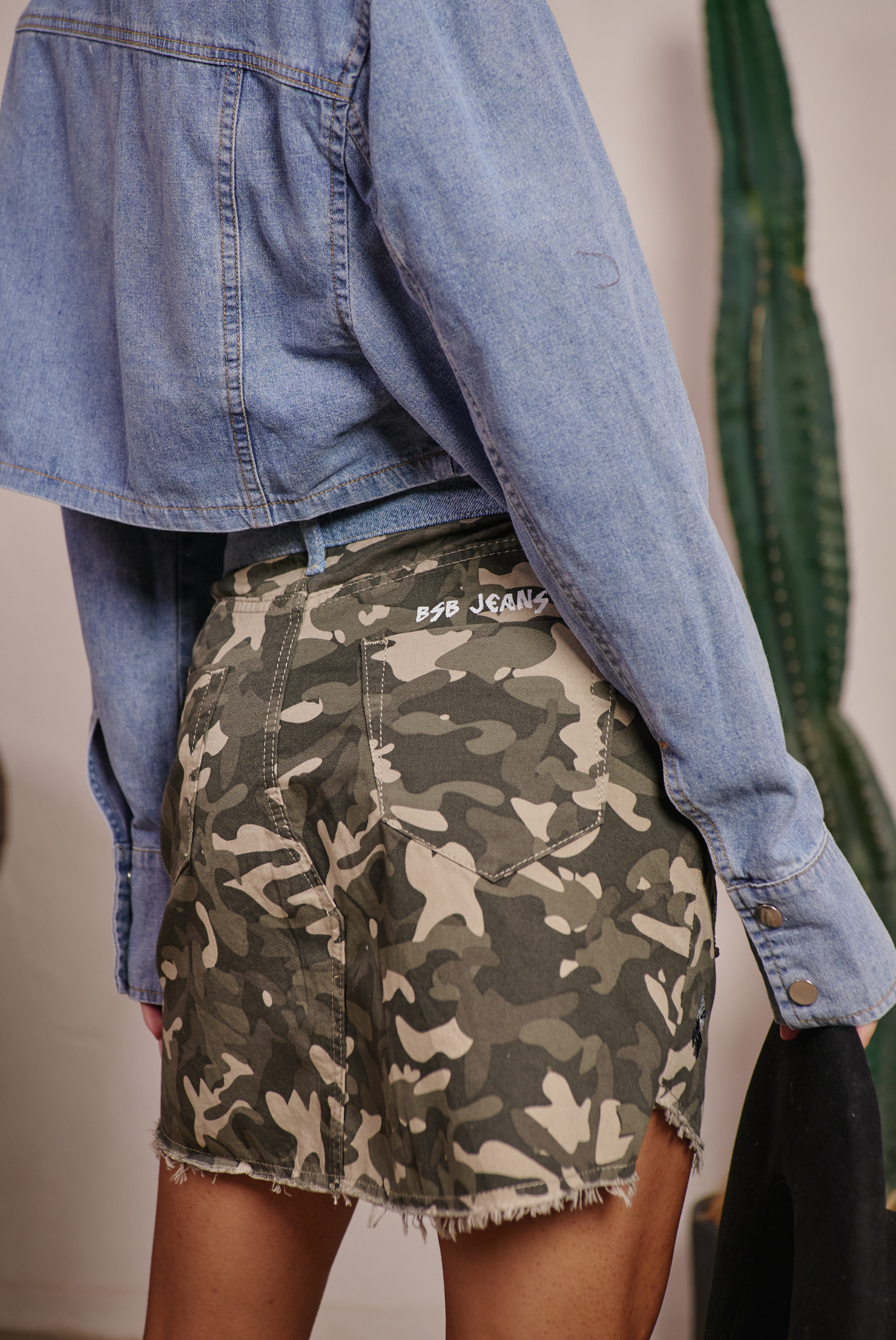 MIS-SHAPES MINI SKIRT | CAMO PRINT