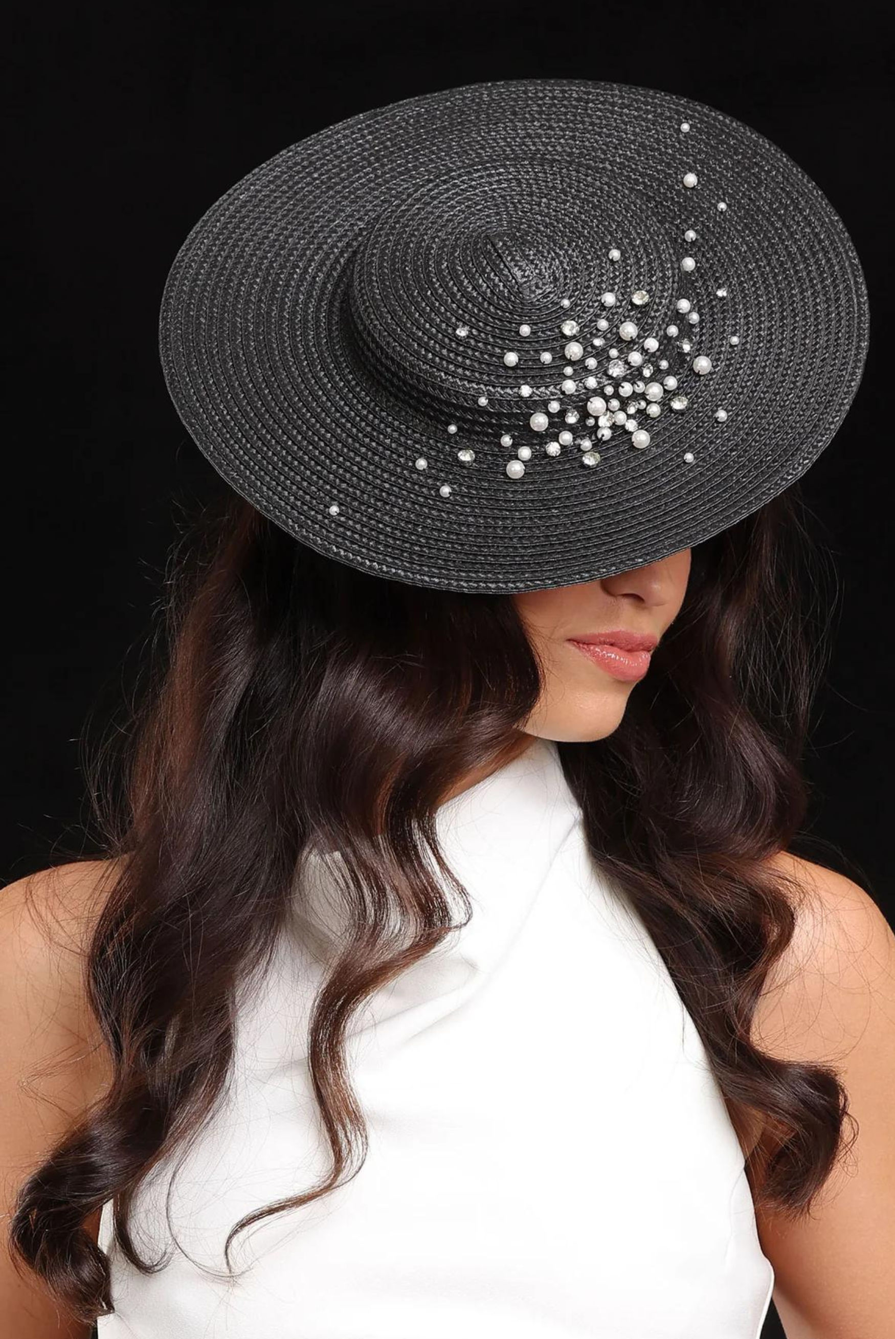 Celia Plate Hat in Black