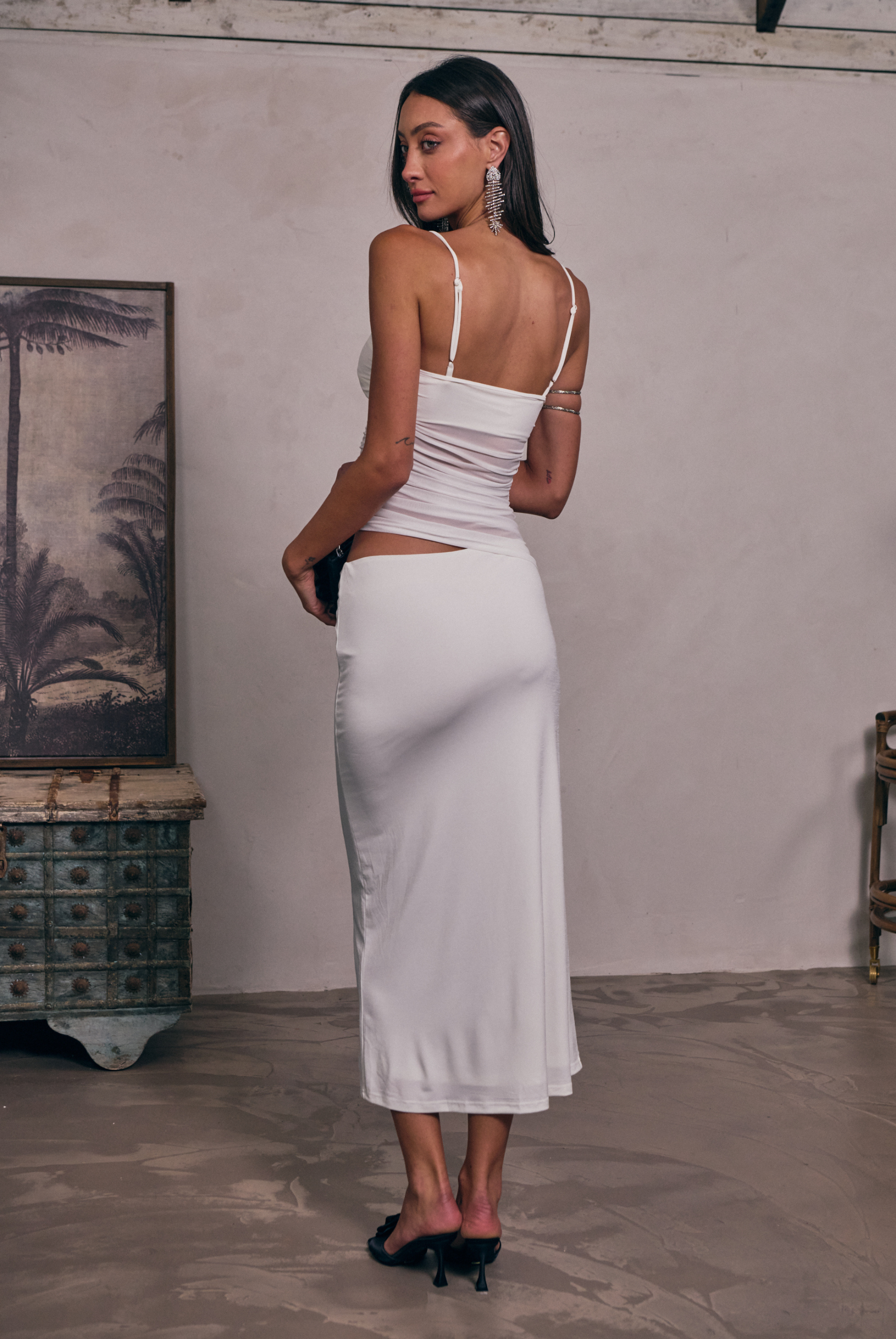 WHITE ELEGANCE MAXI DRESS